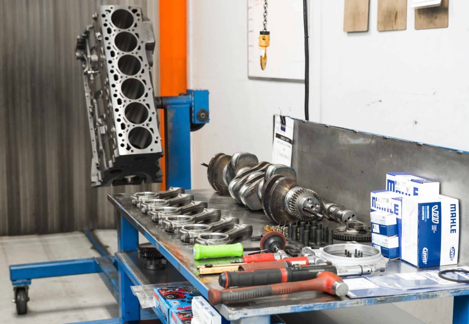 Engine assembly shop